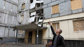 Пр. Богдана Хмельницького, 38: за підтримки Бориса Філатова відновлення після влучання