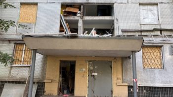 Пр. Богдана Хмельницького, 38: за підтримки Бориса Філатова відновлення після влучання
