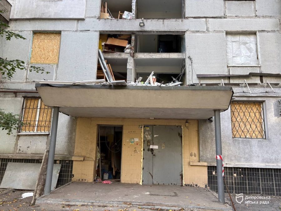 Пр. Богдана Хмельницького, 38: за підтримки Бориса Філатова відновлення після влучання