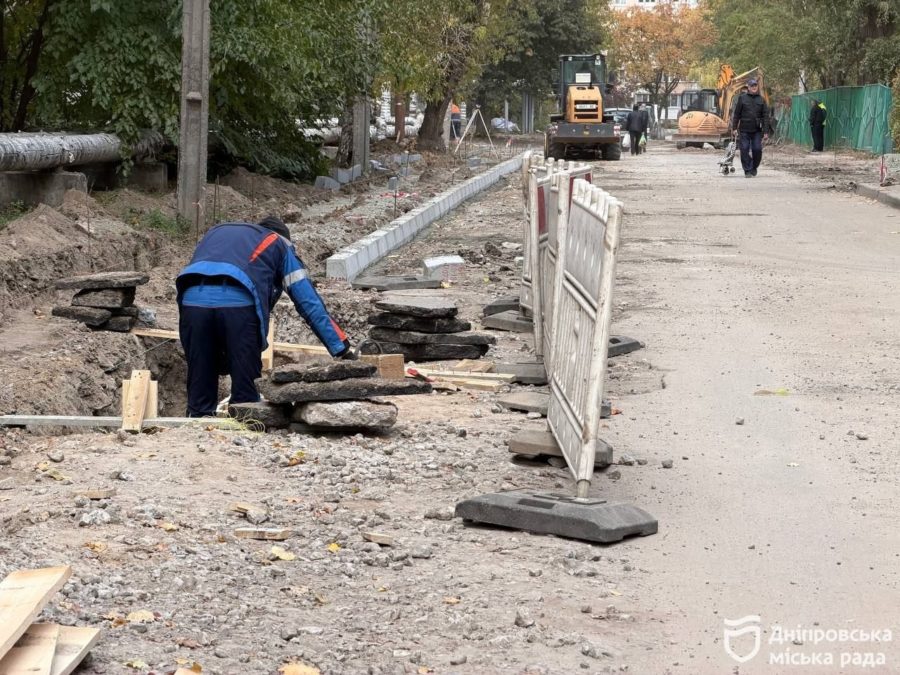 Вул. Робоча, Подєбратська, Калинівський, вул. Холодильна, Янтарна: ремонт внутрішньоквартальних доріг 14.10.2025