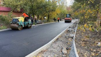 Вул. Робоча, Подєбратська, Калинівський, вул. Холодильна, Янтарна: ремонт внутрішньоквартальних доріг 14.10.2025