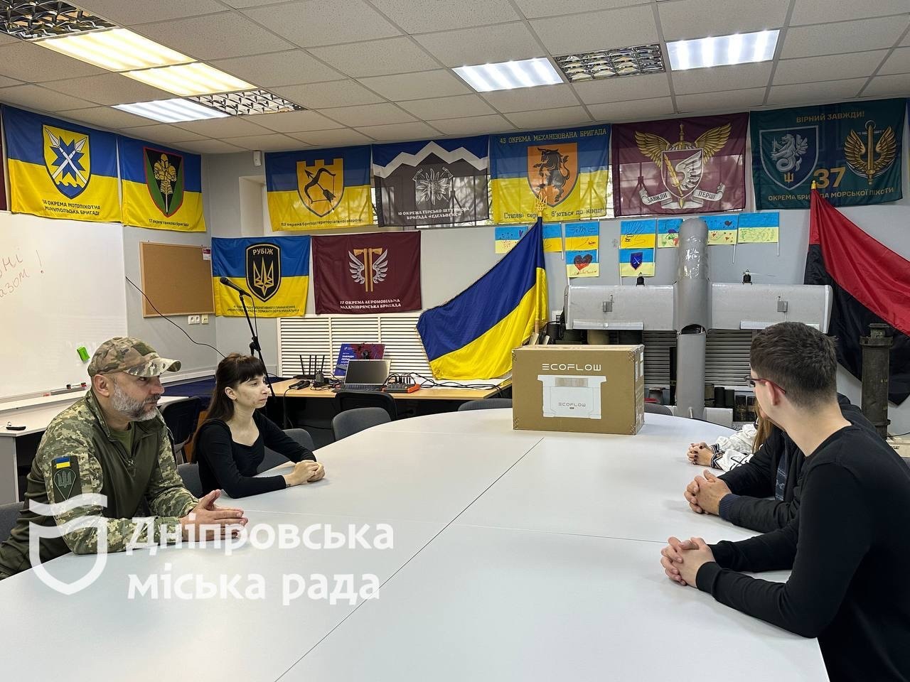 o 1j7m4bmu21gdmrb3sc38hm15ub25 Школярі Дніпра зібрали 19 тонн макулатури, щоб допомогти Збройним силам України