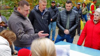Попри війну Дніпро підтримує лад на віддалених житломасивах. Це принципова позиція мера Бориса Філатова, яку втілено у муніципальній програмі «Місто без околиць»