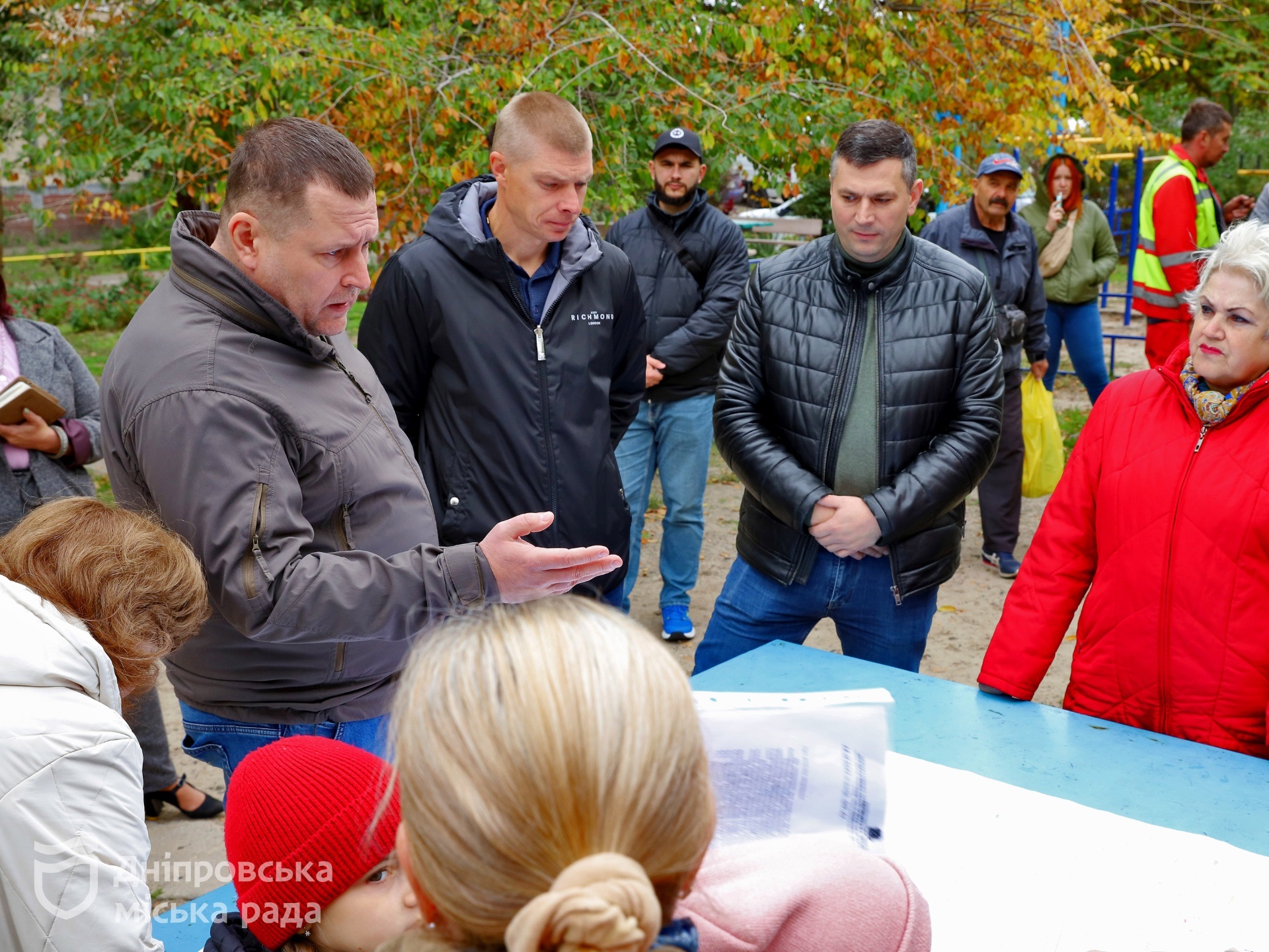 «Напір є, колонки працюють і вода чиста, тож дякуємо». У Дніпрі завдяки програмі Філатова «Місто без околиць» вирішили давню проблему з тиском води на ж/м Південний