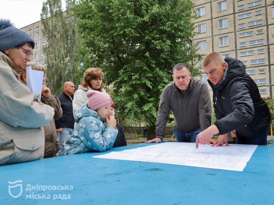 Попри війну Дніпро підтримує лад на віддалених житломасивах. Це принципова позиція мера Бориса Філатова, яку втілено у муніципальній програмі «Місто без околиць»