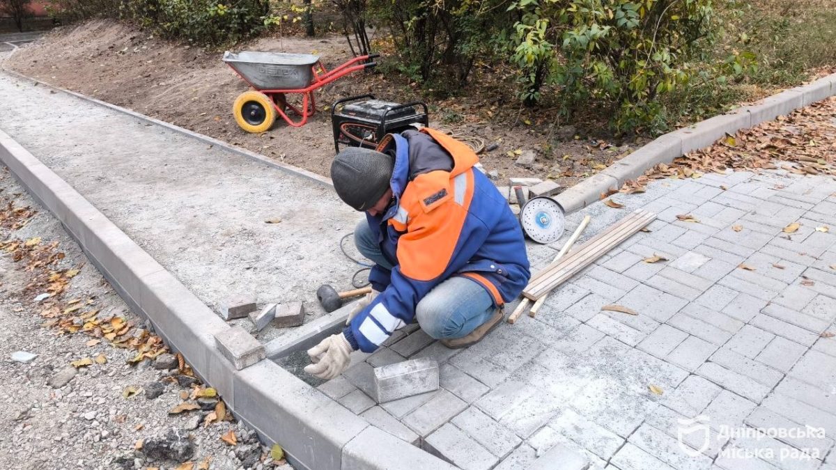 Робоча, 65: ремонт внутрішньоквартальних доріг 17.10.2025