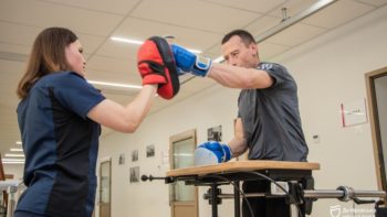 Військовий Дмитро реабілітується після поранення 23.10.2025