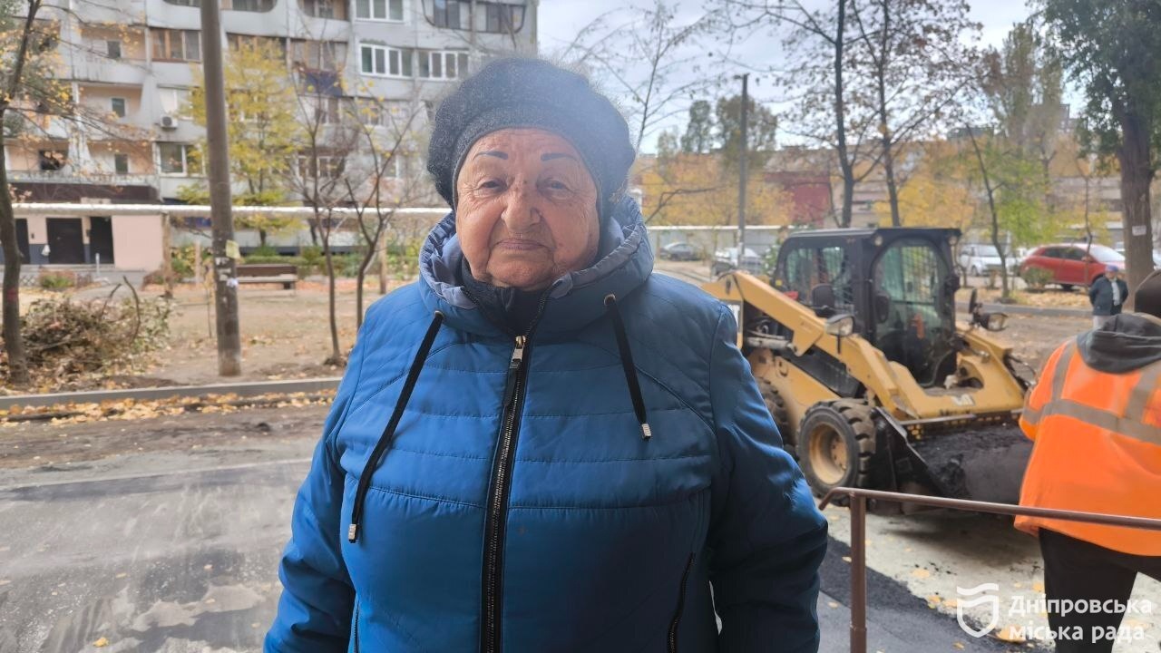 У Дніпрі продовжують комплексний ремонт дворів у житлових районах 24.10.2025