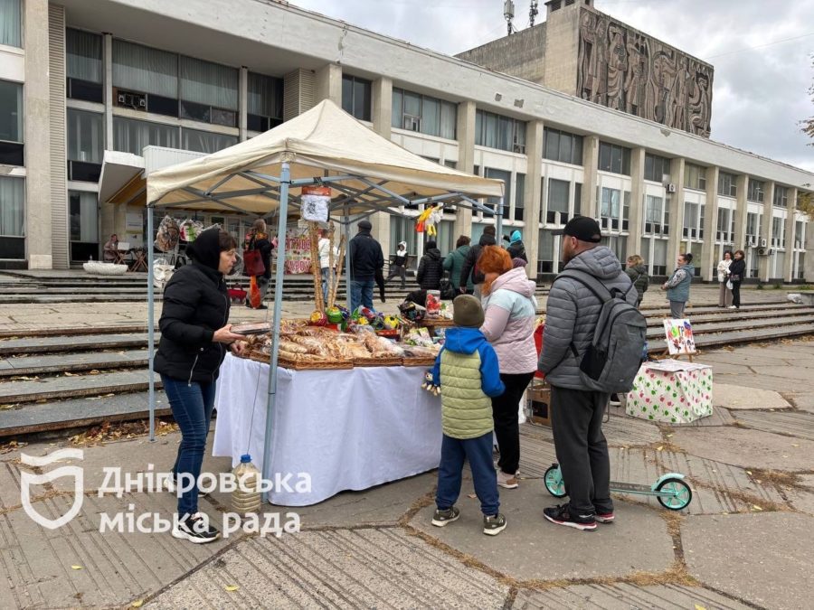 У Дніпрі тривають ярмарки вихідного дня - 25.10.2025
