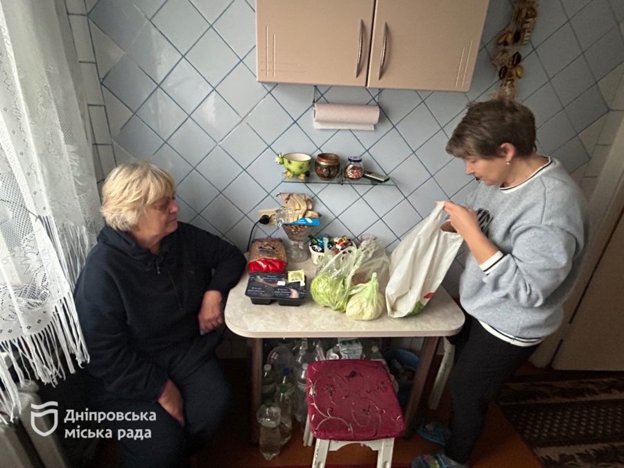 Догляд вдома: соцпрацівники допомагають у побуті 27.10.2025 Догляд вдома: соцпрацівники допомагають у побуті 27.10.2025