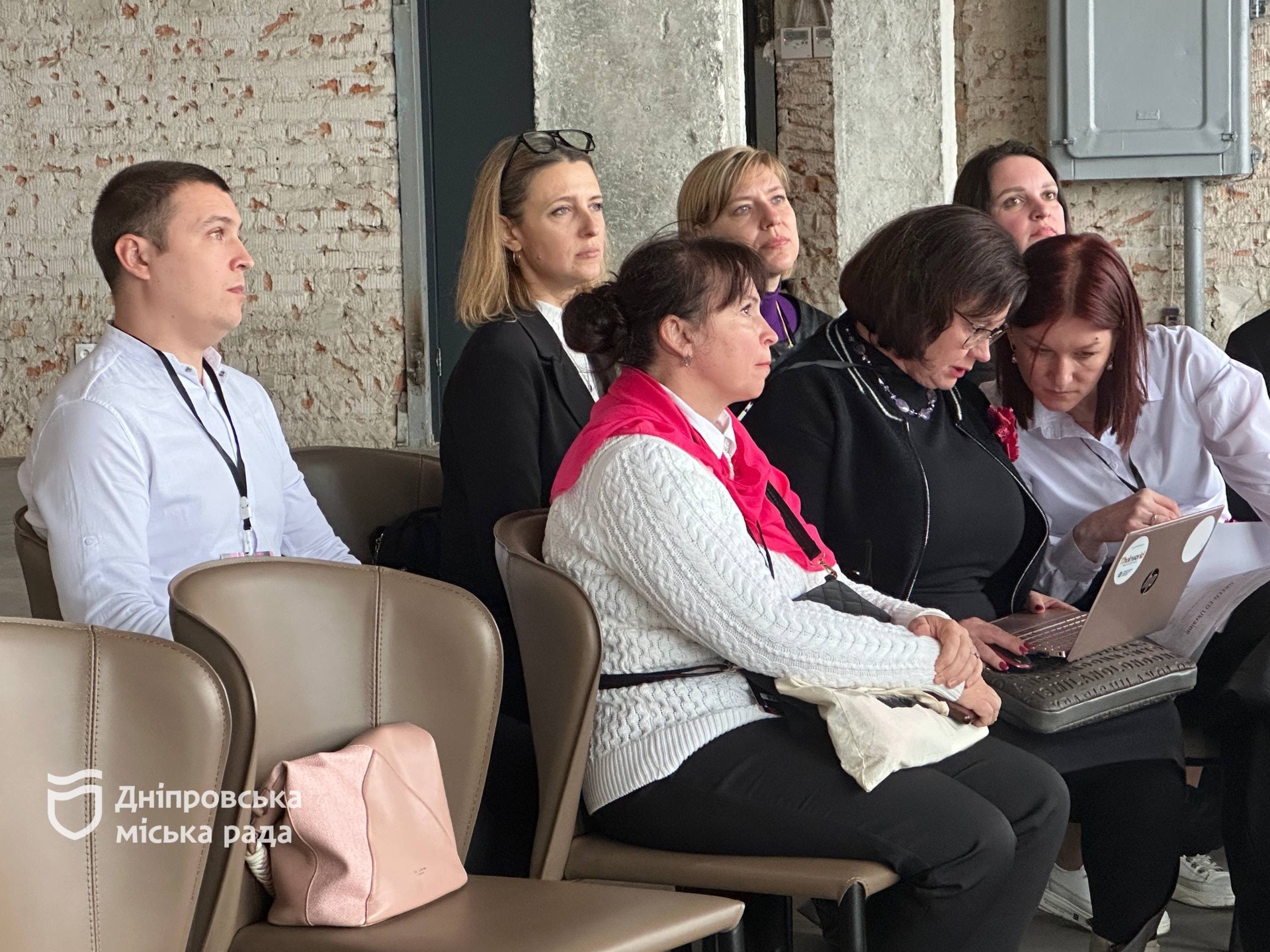 Освітяни Дніпра створюють нові формати навчання та готують проєкти для грантових програм 28.10.2025
