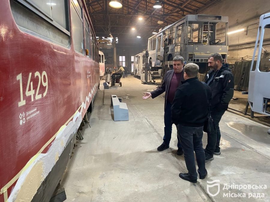 У Дніпрі оновлюють електротранспорт: трамваї і тролейбуси 28.10.202