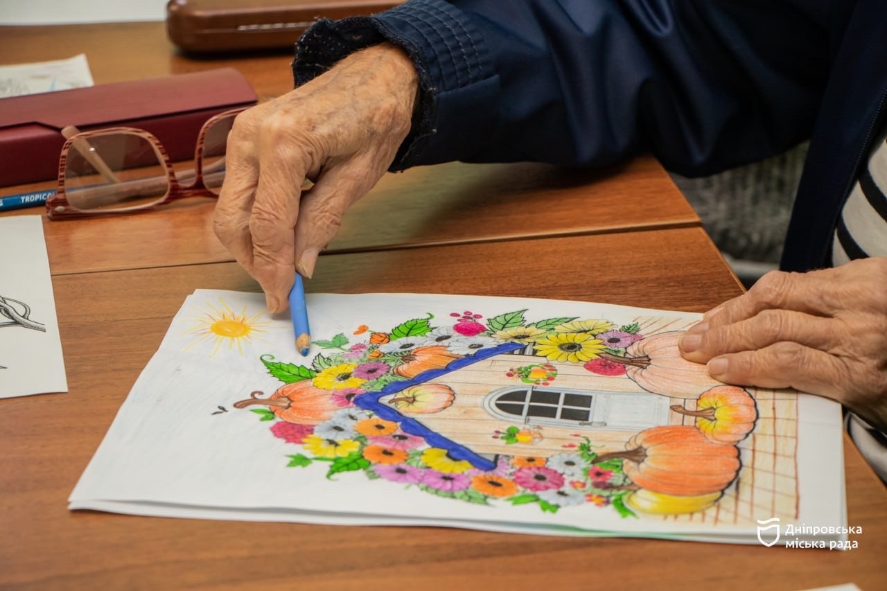 Спортзал, робота з психологом та заняття з комп'ютерної грамотності у міському терцентрі Дніпра 29.10.2025