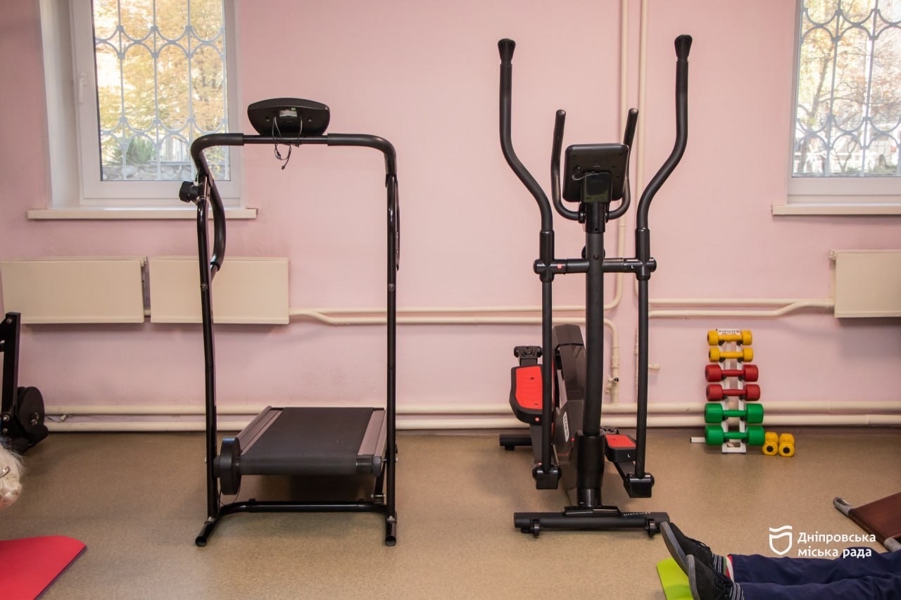 Спортзал, робота з психологом та заняття з комп'ютерної грамотності у міському терцентрі Дніпра 29.10.2025