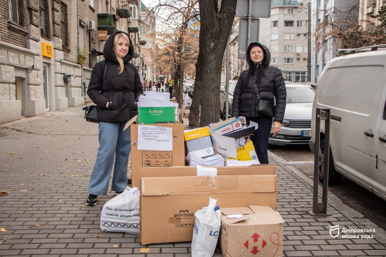 Дніпряни зібрали макулатуру в межах акції «Зігрій військового» 29.10.2025
