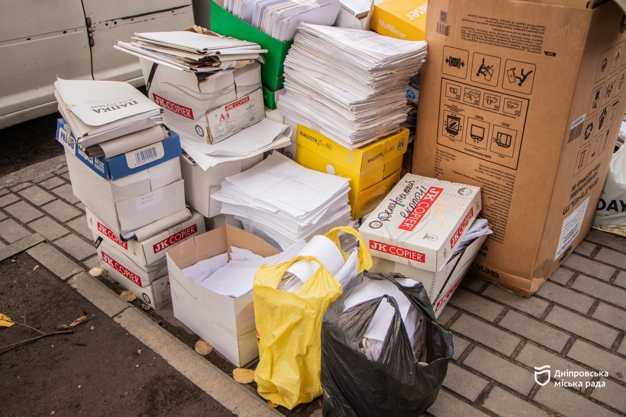 Дніпряни зібрали макулатуру в межах акції «Зігрій військового» 29.10.2025