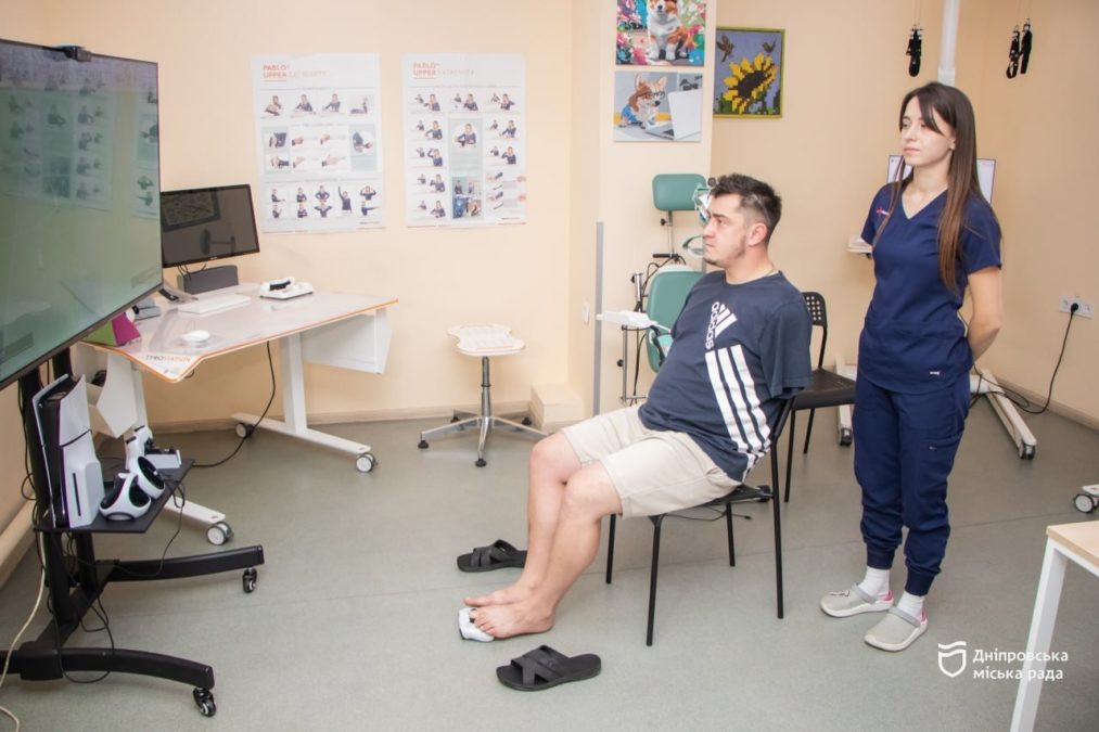 Ігор: боєць, що втратив обидві руки, проходить реабілітацію в Дніпрі 30.10.2025 Ігор: боєць, що втратив обидві руки, проходить реабілітацію в Дніпрі 30.10.2025
