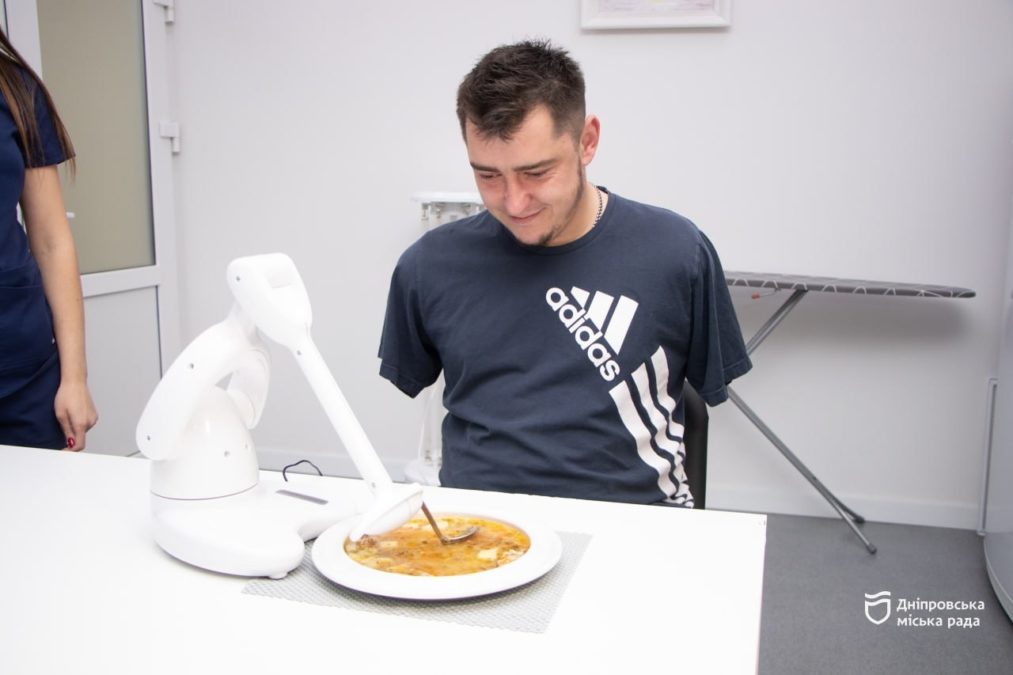 Ігор: боєць, що втратив обидві руки, проходить реабілітацію в Дніпрі 30.10.2025 Ігор: боєць, що втратив обидві руки, проходить реабілітацію в Дніпрі 30.10.2025