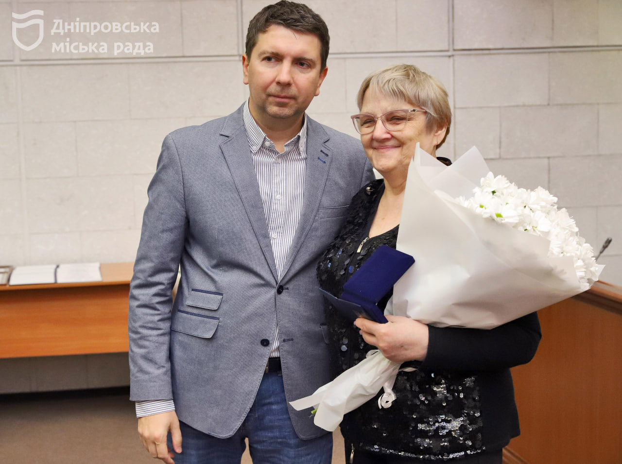 У Дніпрі вручили нагороди медпрацівникам та комунальникам - 22.10.2025