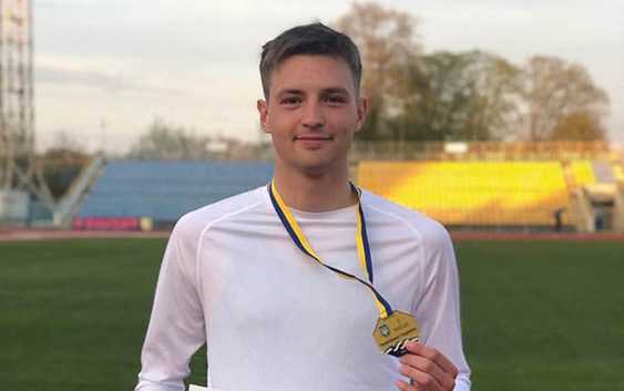 Вихованець СДЮСШОР №3 з Дніпра Алексій Писарєв переміг у півмарафоні в Білій Церкві 2025