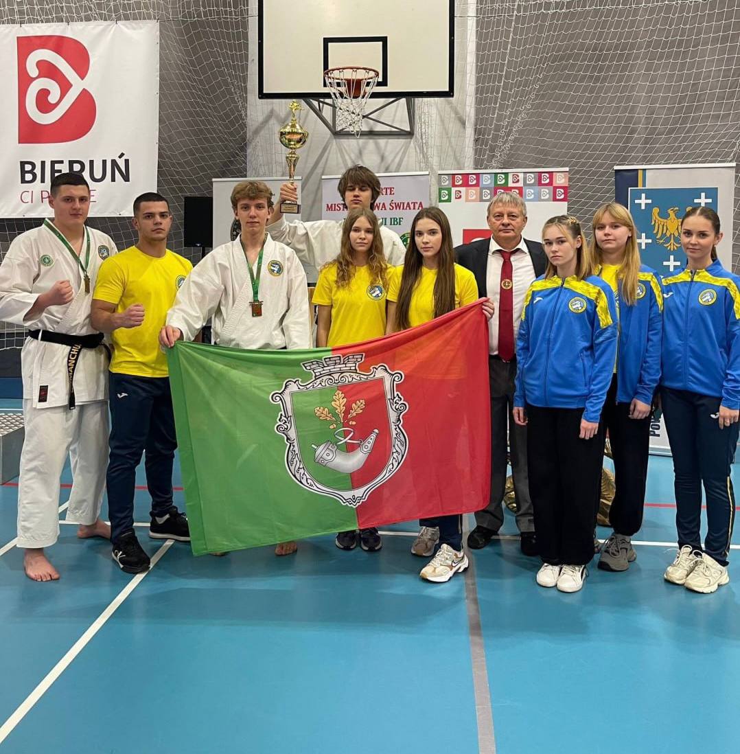 Криворізькі спортсмени здобули золото на Чемпіонаті світу з рукопашного бою в Польщі 2025