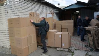 Контрафактні цигарки: у Дніпрі перекрито канал збуту 17.10.2025