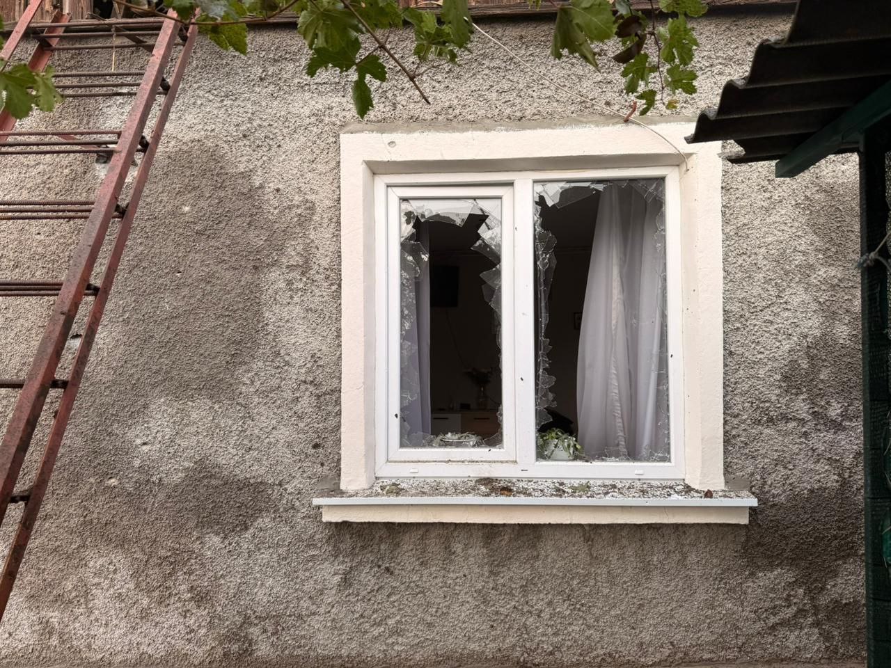 Через обстріли Нікопольщини постраждав 32-річний чоловік 28.10.2025