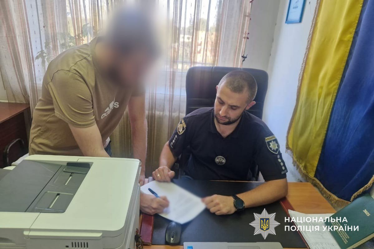 У Кам’янському хлопець за гроші підпалив авто 30.10.2025