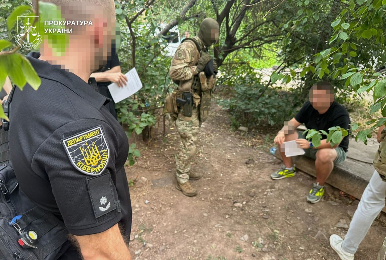 У Кривому Розі судитимуть голову благодійного фонду, який за 17 тис. доларів США обіцяв «інвалідність» для виїзду за кордон