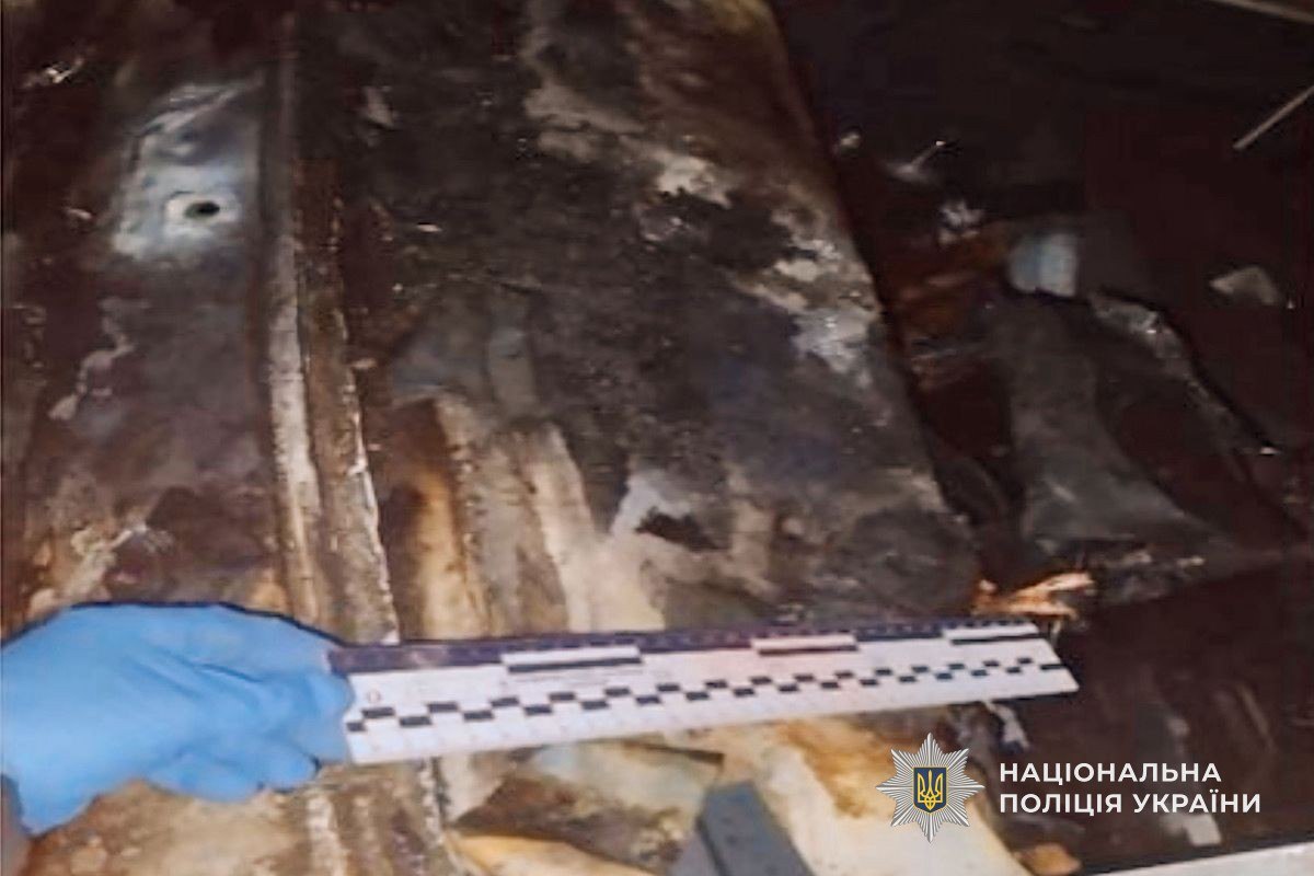 У Дніпрі матір із 15-річним сином підпалювали автомобілі за гроші - 24.10.2025