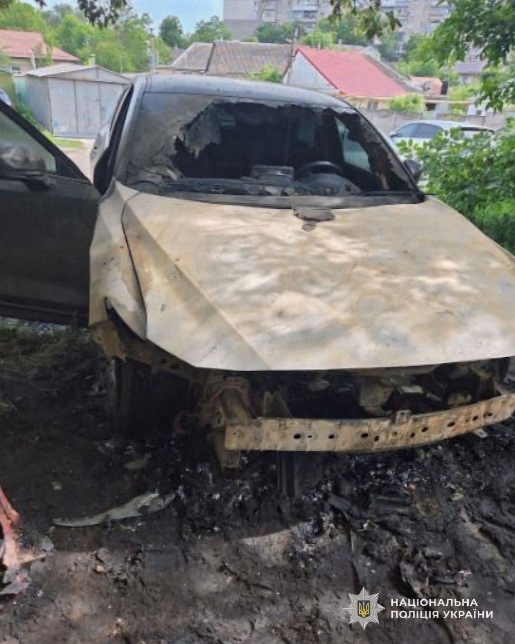 У Дніпрі матір із 15-річним сином підпалювали автомобілі за гроші - 24.10.2025