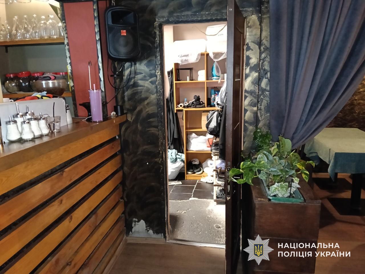 У Самарі поліцейські затримали чоловіка, який намагався вкрасти гроші з каси кафе 29.10.2025