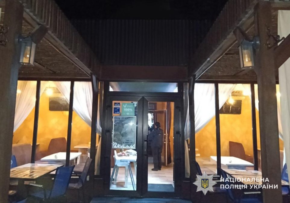 У Самарі поліцейські затримали чоловіка, який намагався вкрасти гроші з каси кафе 29.10.2025