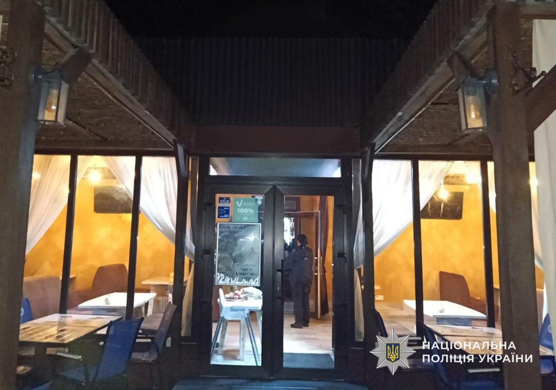 У Самарі поліцейські затримали чоловіка, який намагався вкрасти гроші з каси кафе 29.10.2025