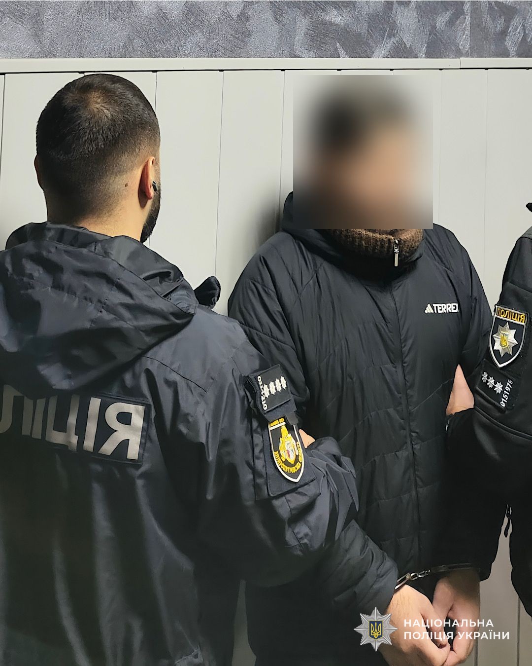 У Дніпрі затримано чоловіка, який завдав тяжких травм містянину 24.10.2025