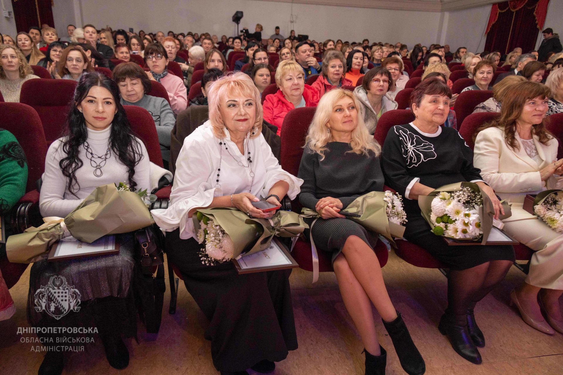 На Дніпропетровщині до професійного свята відзначили працівників культури та майстрів народного мистецтва -07.11.2025