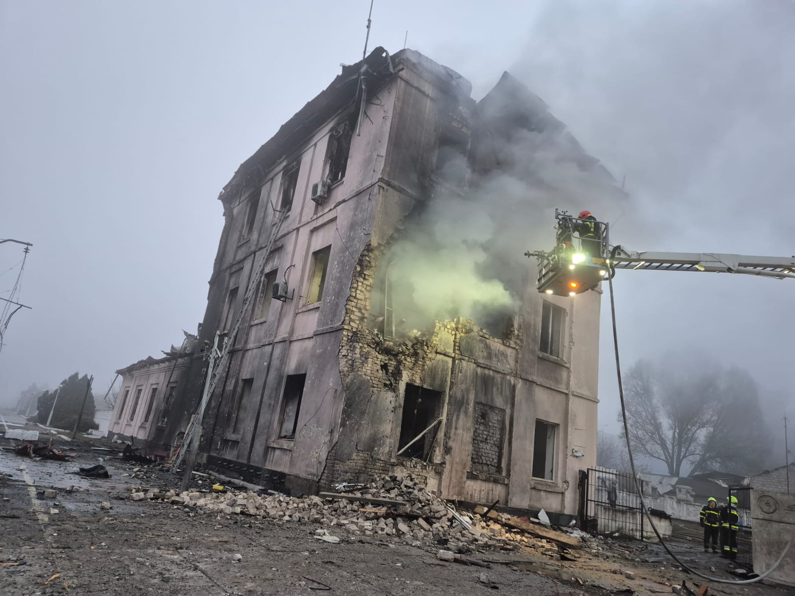Через обстріли Кам’янського скасували частину рейсів - 06.11.2025