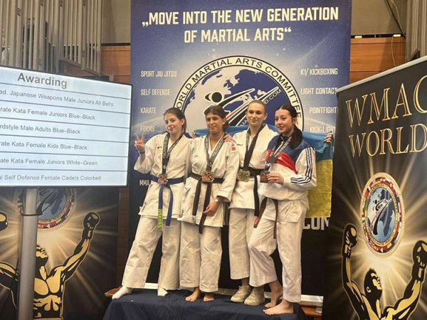 Дніпровські школярки стали чемпіонками світу з козацького двобою-25.11.2025