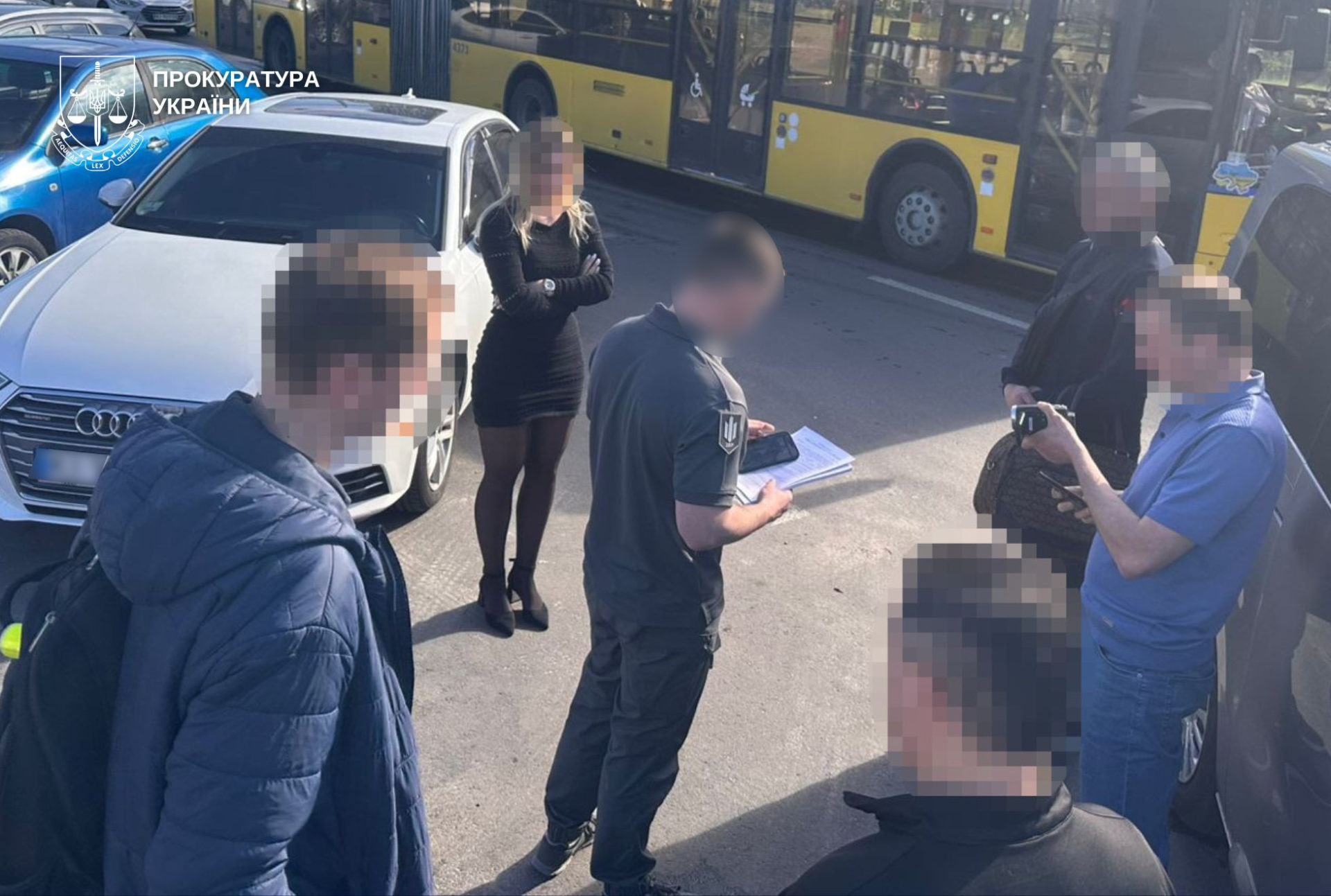 У Дніпрі двоє колишніх поліцейських за винагороду вилучили з державних баз дані понад 500 ухилянтів. -28.11.2025