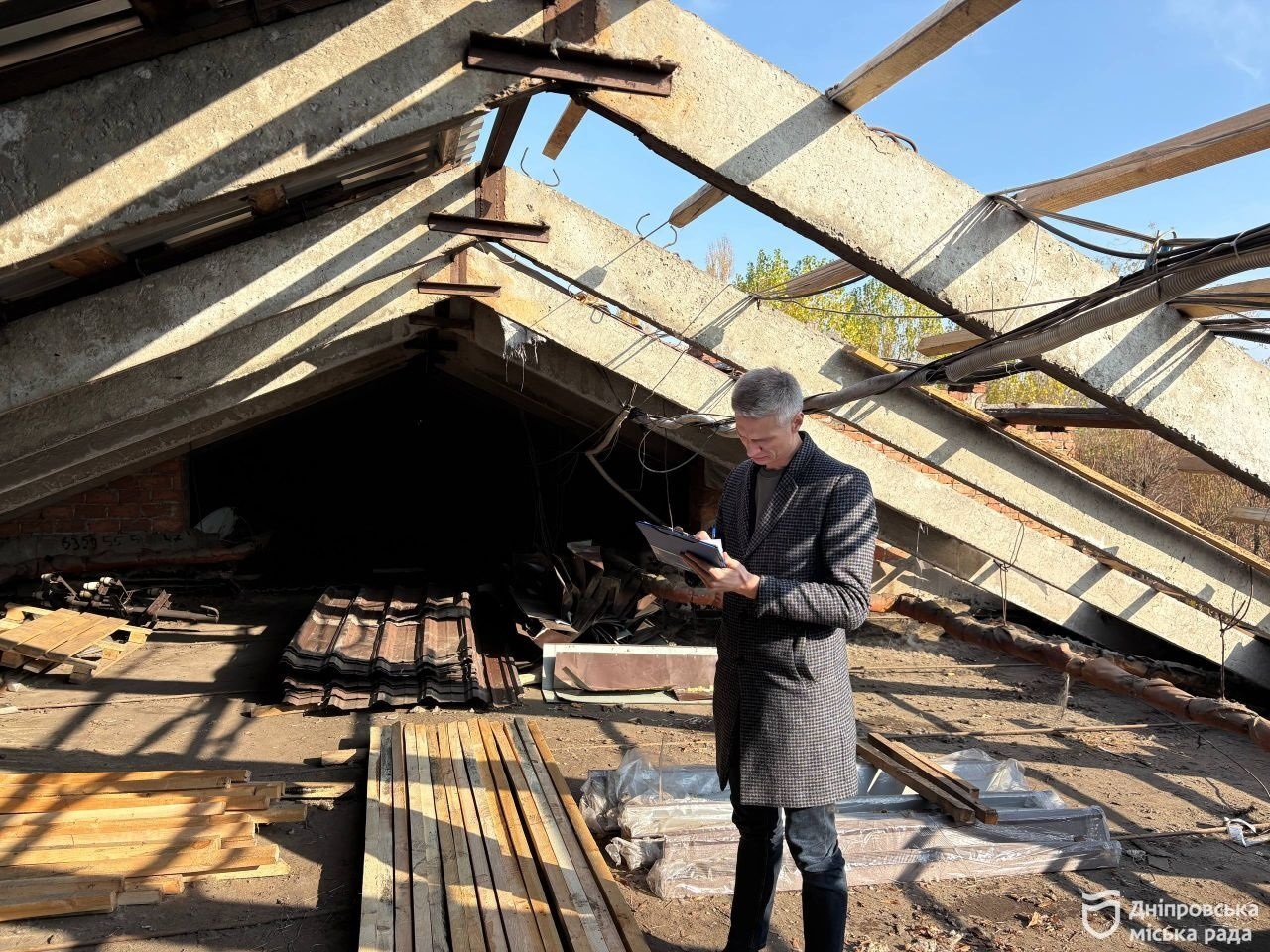 ремонт будівель які постраждали від обстрілів -за рахунок міського бюджету. -05.11.2025