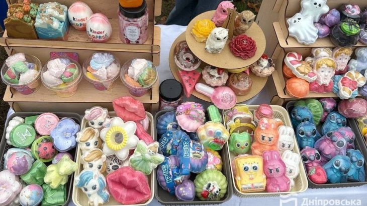 У Дніпрі працюють ярмарки вихідного дня