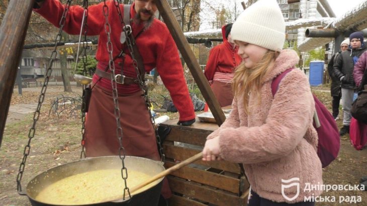 У Дніпрі працюють ярмарки вихідного дня