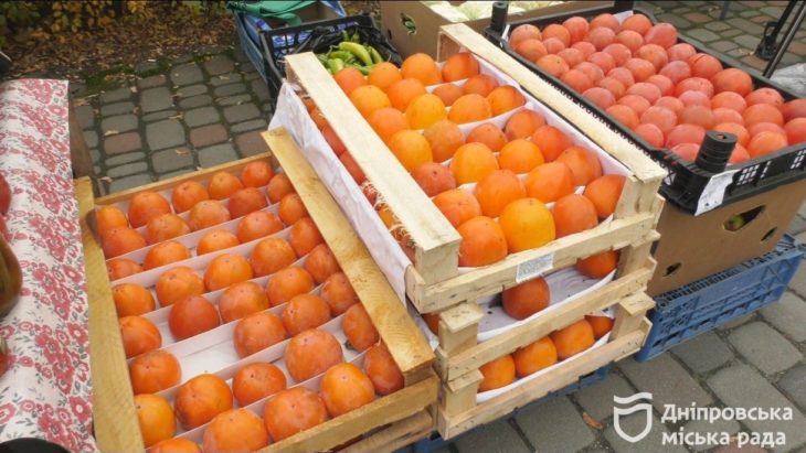 У Дніпрі працюють ярмарки вихідного дня