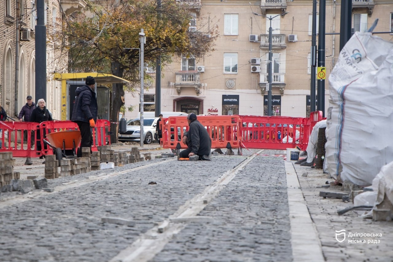 У Дніпрі завершують фінальний етап реконструкції трамвайної колії в межах флагманського проєкту «Рух без бар’єрів» 3.11.2025