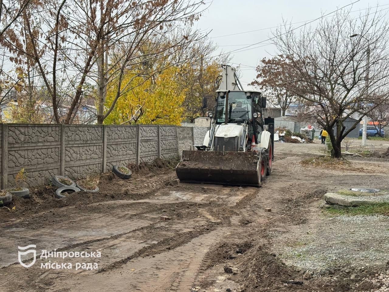 У Дніпрі продовжують ремонтувати дороги. Для безпеки і комфорту містян. 10.11.2025
