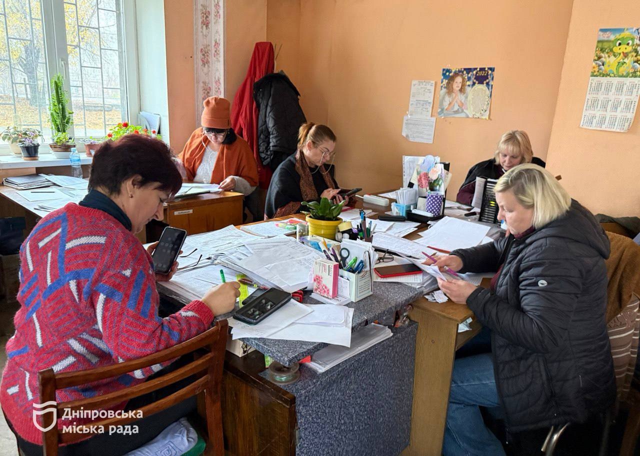 Для максимальної зручності мешканців та оптимізації роботи зі споживачами при комунальному підприємстві «Дніпроводоканал» працюють 8 районних абонентних служб. 11.11.2025