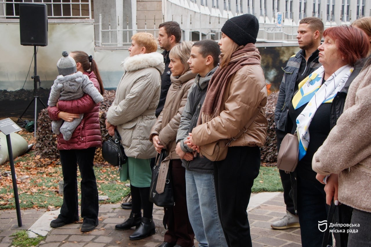 У Музеї історії Дніпра відкрили простір пам’яті про цивільних героїв війни - 13.11.2025