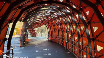 Сквер Героїв: відремонтували дитячий та інклюзивний майданчики у Дніпрі 16.11.2025