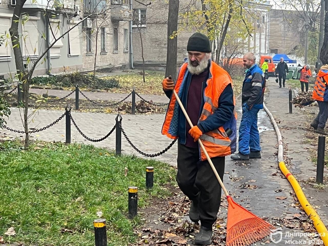 Уночі проти 18 листопада Дніпро зазнав чергової шахедної атаки росії. -18.11.2025