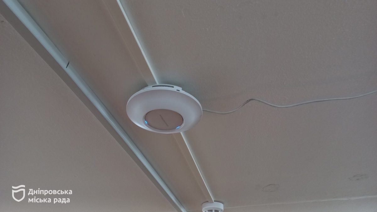 Укриття та пункти незламності Дніпра підключають до безперебійного інтернету - 19.11.2025